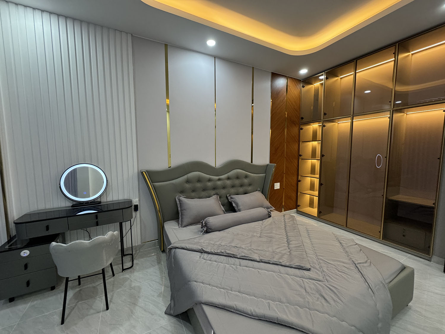 Hẻm xe hơi khu VIP Trường Chinh, Q.Tân Bình, Nhà phố 2 lầu, s.thượng, mới 100% full nội thất c.cấp